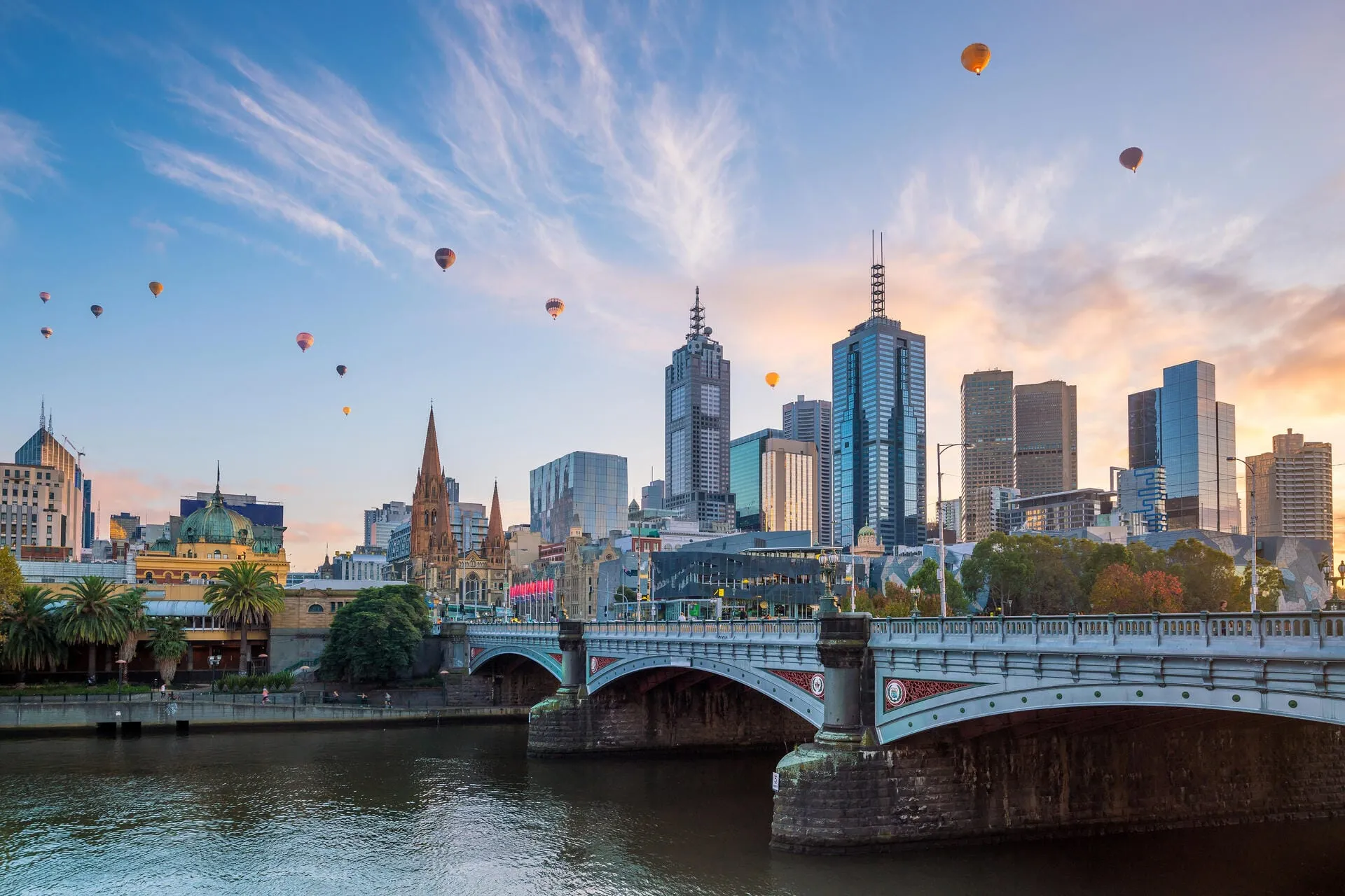 Colorful spring in Melbourne with blooming gardens, lively festivals, rooftop dining, and outdoor adventures.